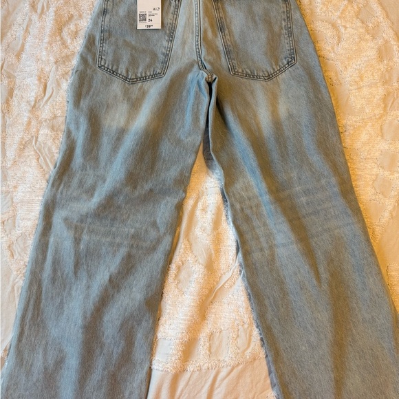 Forever 21 High Rise Wide Leg Distressed Jeans Size 24 in/ equivalent to 0 - Picture 2 of 6